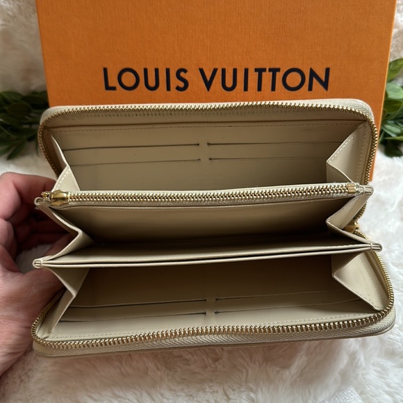 LOUIS VUITTON Ltd Ed patent leather pink/cream LEOPARD zippy wallet Authentic - Picture 3 of 11